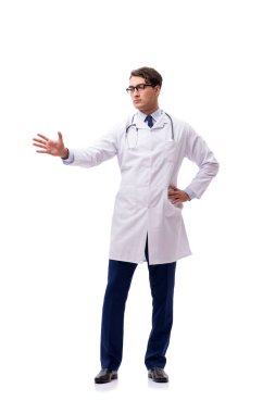 Beyaz arka planda izole genç doktor