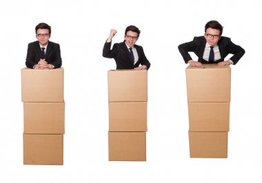 Beyaz kutuları olan komik bir adam.