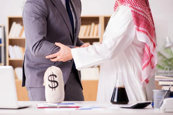 Vielfältiges Geschäftskonzept mit arabischem Geschäftsmann — Stockfoto