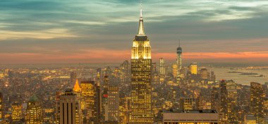 Günbatımında New York Manhattan manzarası