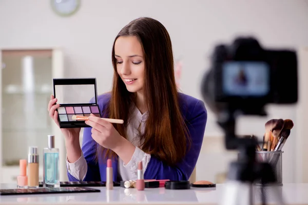 Beauty mode blogger opname video voor blog — Stockfoto