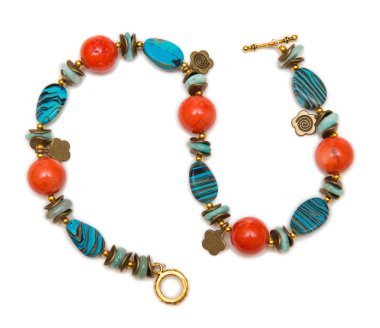 Whtie arka plan üzerinde izole zarif mücevherler