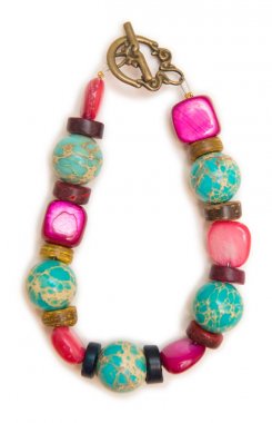 Whtie arka plan üzerinde izole zarif mücevherler