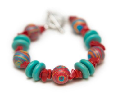 Whtie arka plan üzerinde izole zarif mücevherler