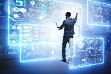 Büyük veri arayan iş adamı