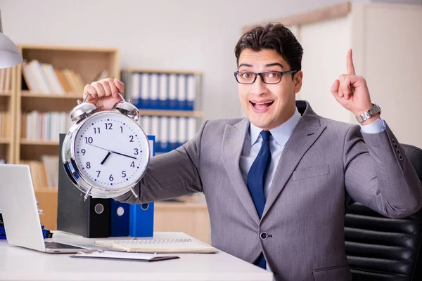 Geschäftsmann hält Fristen nicht ein — Stockfoto