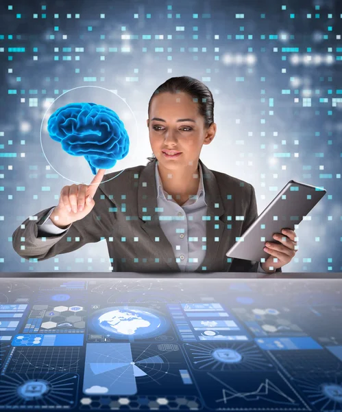 Empresaria en concepto de inteligencia artificial — Foto de Stock