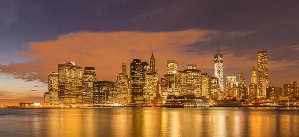 View of lower Manhattan from Brooklyn — Stock Photo, Image