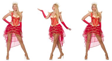 Kırmızı elbiseli kadın beyaz giyindi.