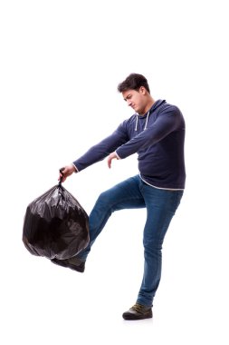 Çöp torbası olan adam beyazda izole edilmiş.