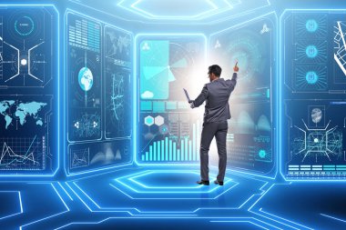 Büyük veri yönetimi kavramında iş adamı