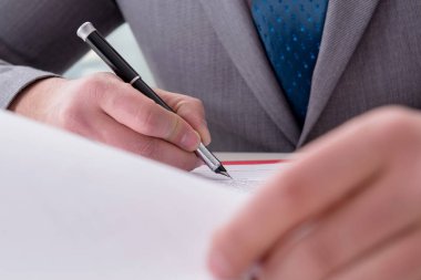 Toplantıda not alma işadamı