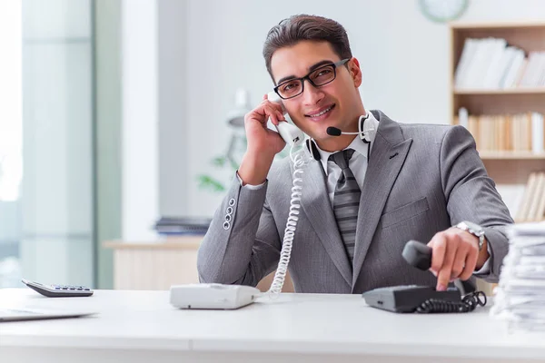 Call center operator talking on the phone — Stock Photo, Image