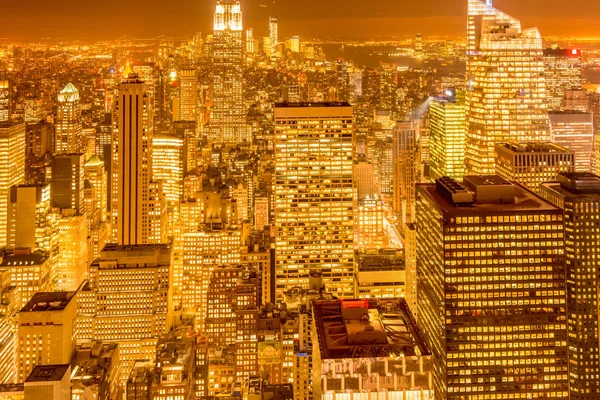 Günbatımında New York Manhattan 'ın gece manzarası — Stok fotoğraf