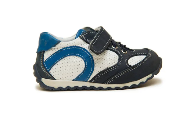 Scarpe bambino isolate sullo sfondo bianco — Foto Stock