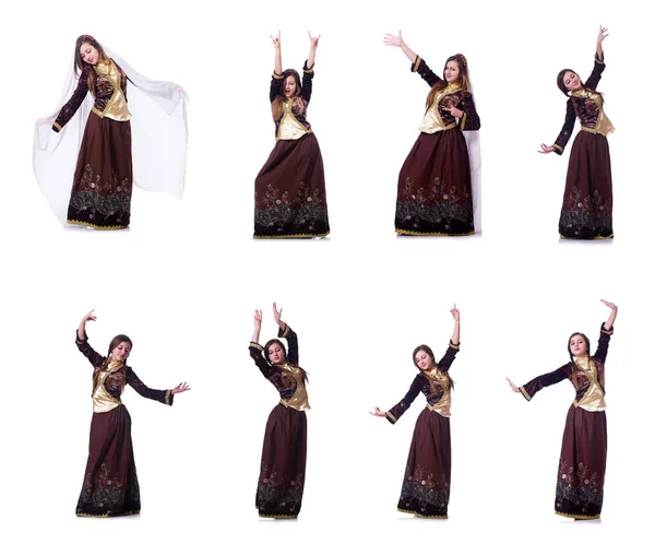 Jeune femme dansant danse azeri traditionnelle — Photo