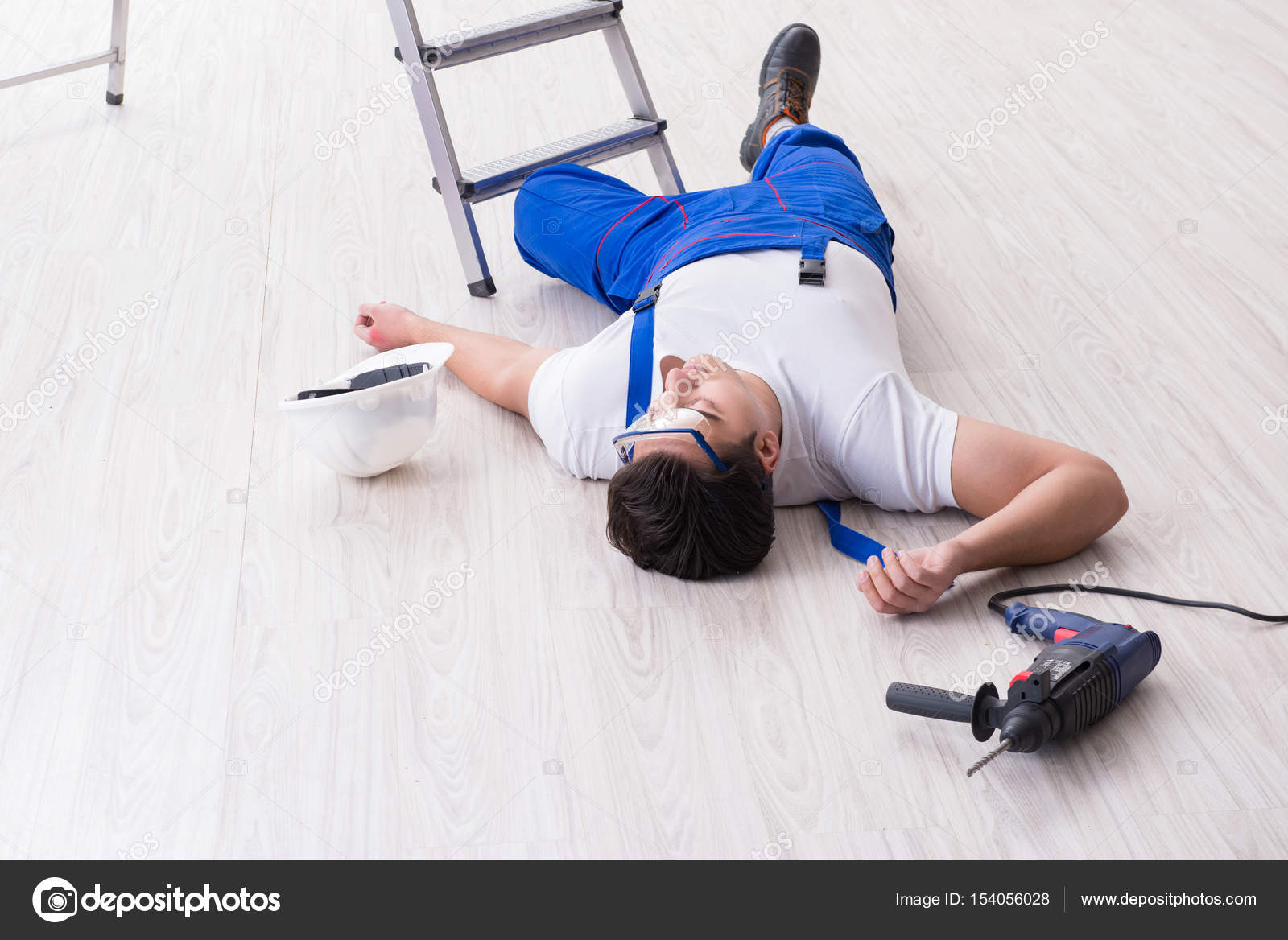 Какие травмы бывают при падении с лестницы - 85 фото