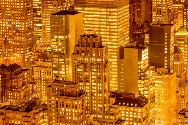 Nachtzicht van New York Manhattan tijdens zonsondergang — Stockfoto