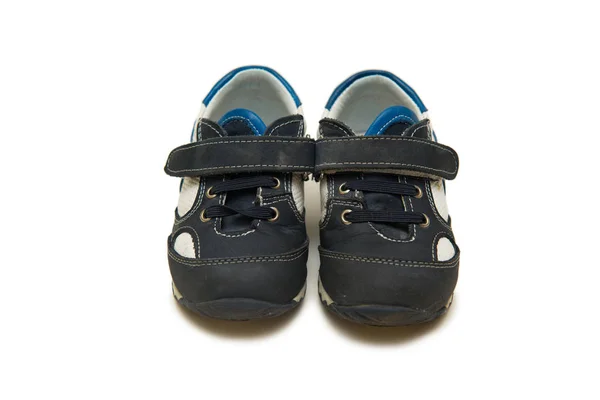 Scarpe bambino isolate sullo sfondo bianco — Foto Stock