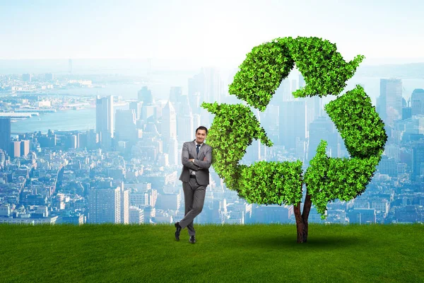 Podnikatel v oblasti recyklace udržitelného podnikatelského konceptu — Stock fotografie