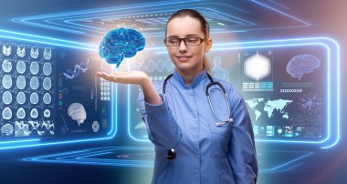 Tıbbi konseptte beyni olan kadın doktor.