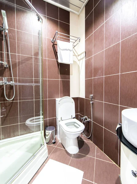 Modern bathroom interior in hotel — Stock Photo, Image