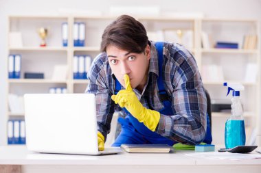 Kişisel verileri çalan daha temiz kapaklı bir bilgisayar korsanı