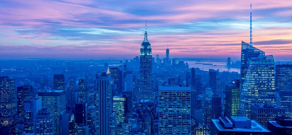 Uitzicht op New York Manhattan tijdens zonsondergang — Stockfoto