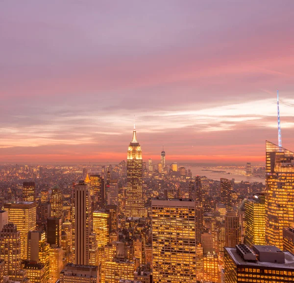 Günbatımında New York Manhattan manzarası