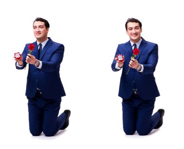 Evlilik teklifi yapan bir adamın romantik konsepti.