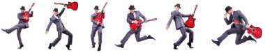Gitarist beyazı izole etti