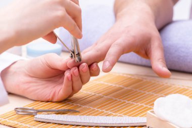 Erkekler için el manikürü konsepti