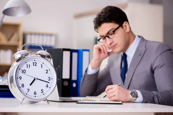 Zakenman niet-naleving van de termijnen — Stockfoto