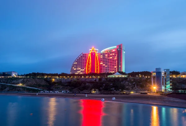 Baku - JUNE 29, 2015: Jumeirah Hotel on June 29 in Baku, Azerbai — Stock Photo, Image