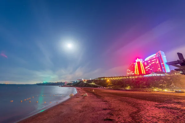 Baku - JUNE 29, 2015: Jumeirah Hotel on June 29 in Baku, Azerbai — Stock Photo, Image