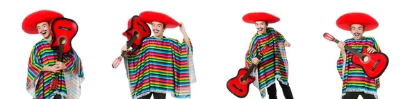 Grappige jonge mexican met gitaar geïsoleerd op wit — Stockfoto