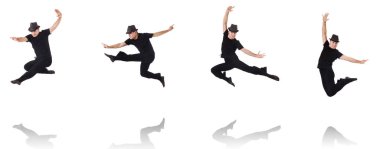 Dansçı beyaz üzerinde dans ediyor