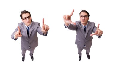 Komik işadamı beyaz izole sanal düğmelere basarak