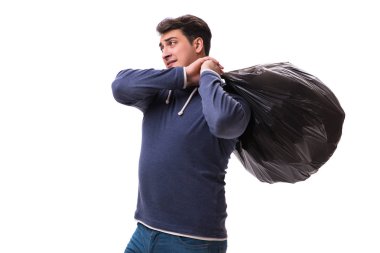 Çöp torbası olan adam beyazda izole edilmiş.