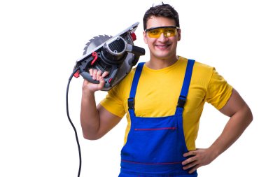 Daire üzerinde beyaz izole testere ile tulum giyen marangoz