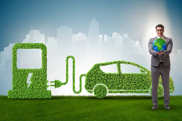 在绿色环保概念的电动汽车概念 — 图库照片