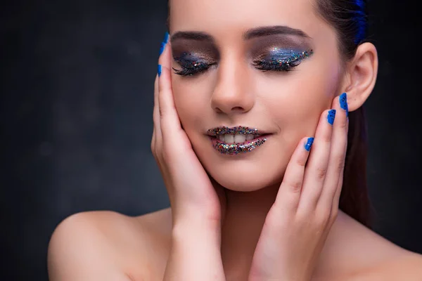 Bella donna con bel make-up — Foto Stock