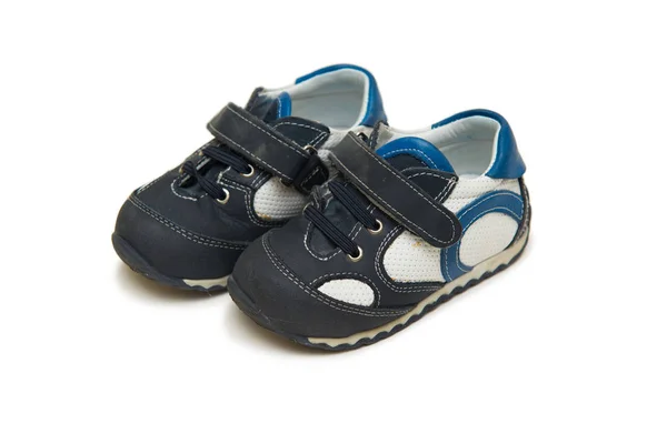 Sapatos de bebê isolados no fundo branco — Fotografia de Stock