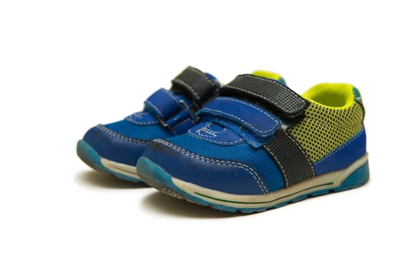 Baby schoenen geïsoleerd op de witte achtergrond — Stockfoto