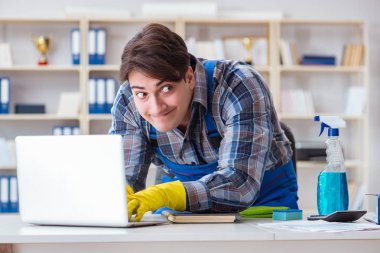 Kişisel verileri çalan daha temiz kapaklı bir bilgisayar korsanı