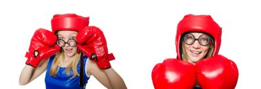 Beyaz tenli komik boksör.