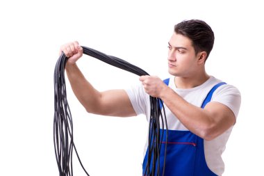 Elektrik onarım yapan erkek