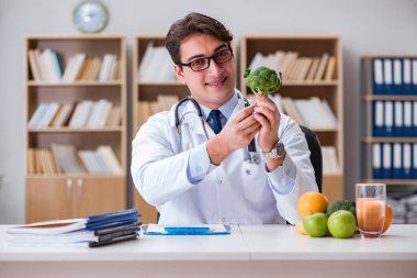 Bilim adamı çeşitli gıdalarda besin araştırması yapıyor