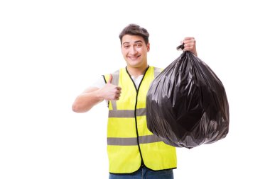 Çöp torbası olan adam beyazda izole edilmiş.