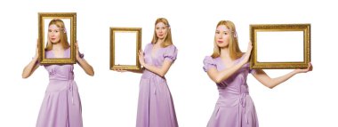 Beyaz çerçeveli bir kadın.